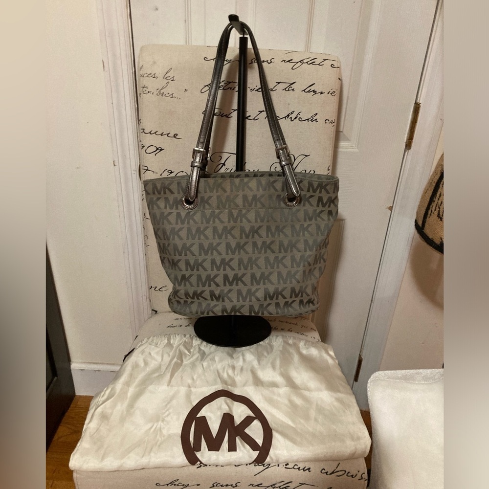 Michael Kors signature shoulder bag tote with dust bag MK LOGO SHOULDERBAG  GREY - Picture 2 of 9